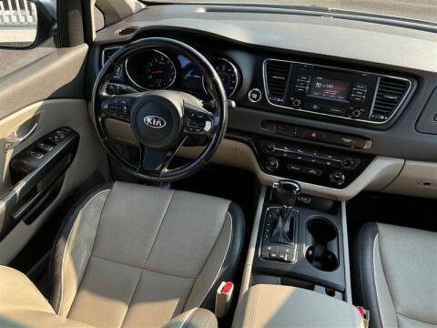 2017 Kia Sedona LX