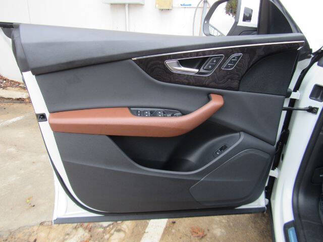 2022 Audi Q8 quattro Premium 55 TFSI