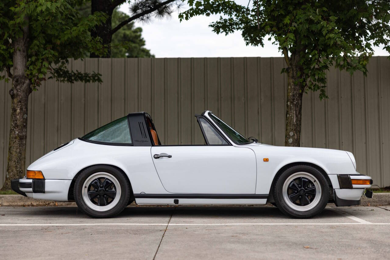 1977 Porsche 911 11