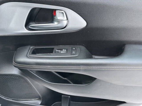 2024 Chrysler Pacifica Touring