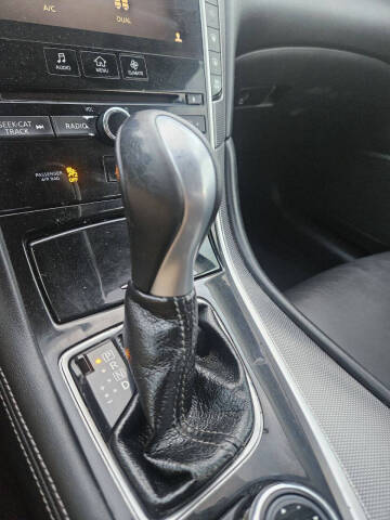 2015 Infiniti Q50 Premium