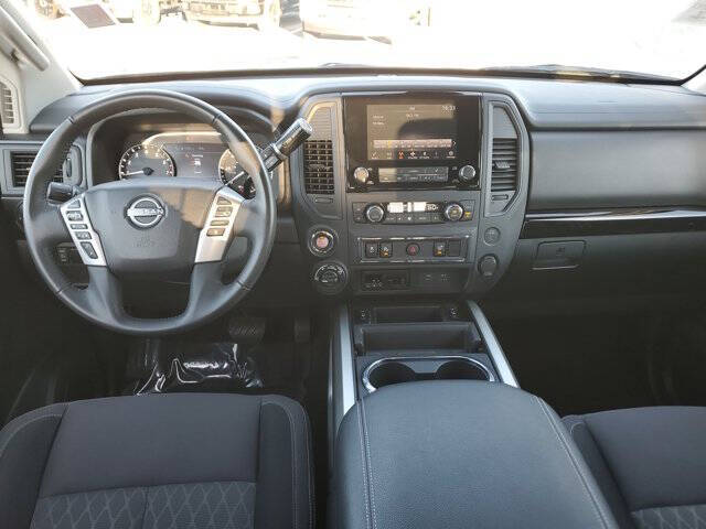 2024 Nissan Titan SV