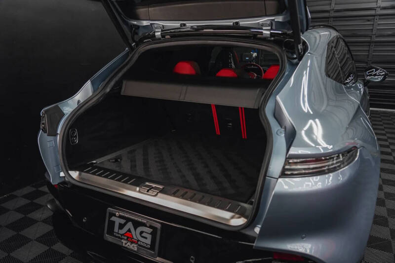 2021 Aston Martin DBX