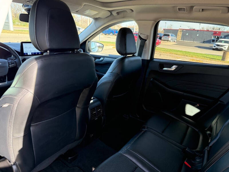 2022 Ford Escape Titanium