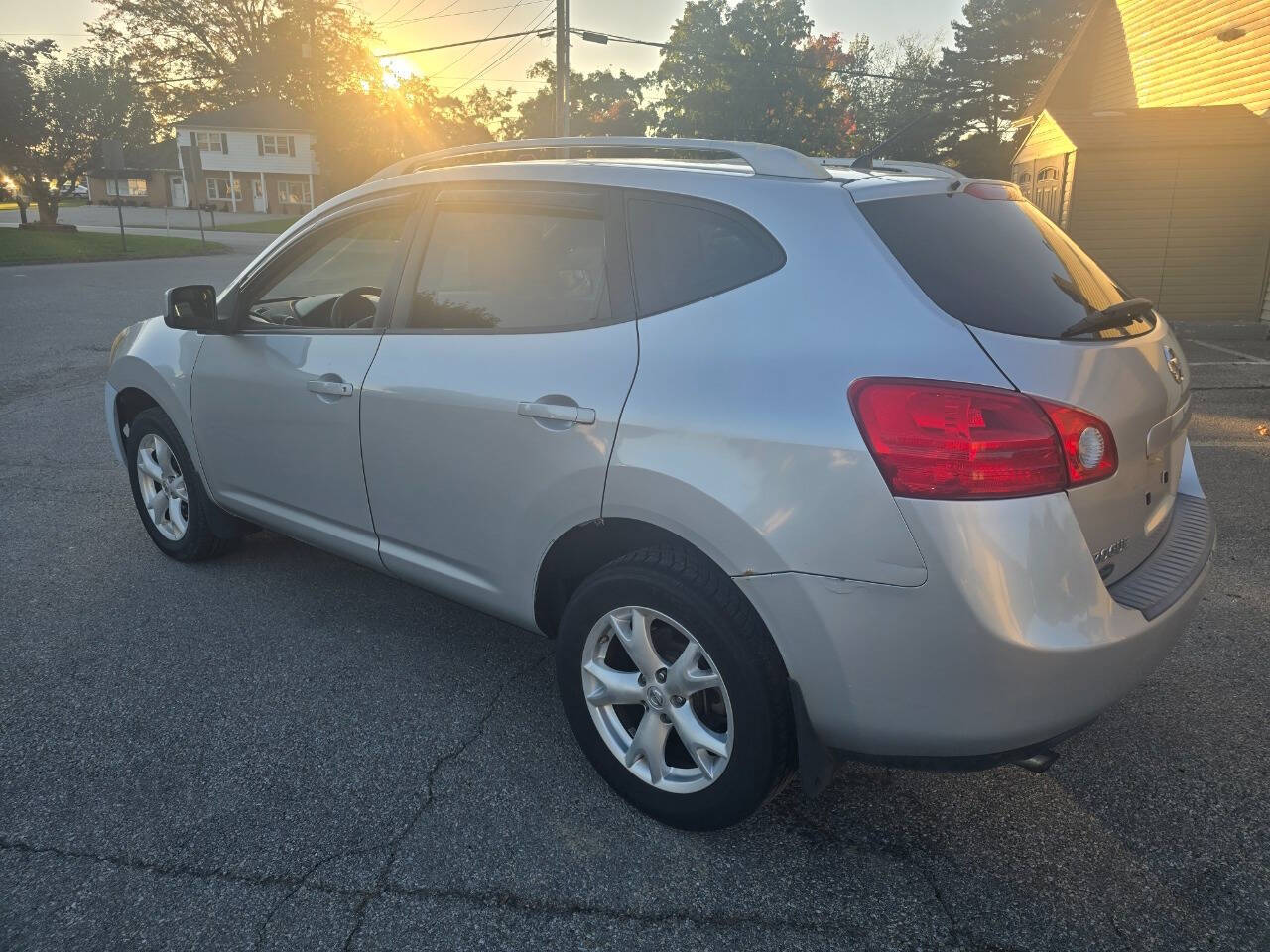 2008 Nissan Rogue for sale at QUEENSGATE AUTO SALES in York, PA