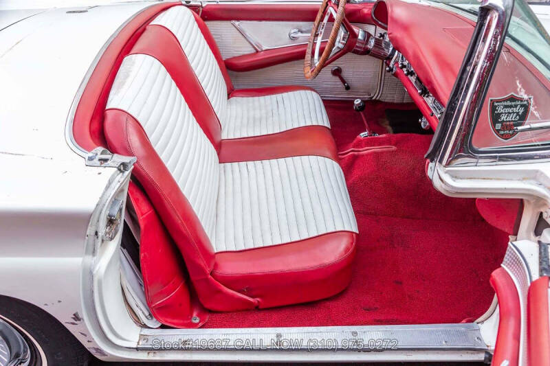 1957 Ford Thunderbird