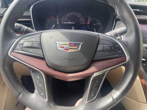2017 Cadillac XT5 Luxury