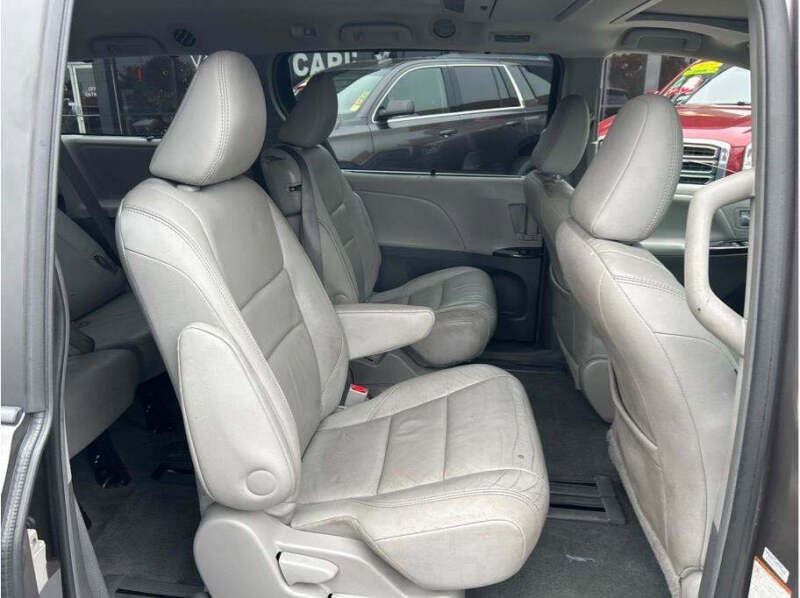 2016 Toyota Sienna