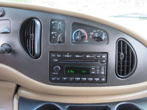 2006 Ford E-Series E-250 SD