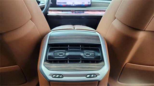 2023 BMW 7 Series 740i