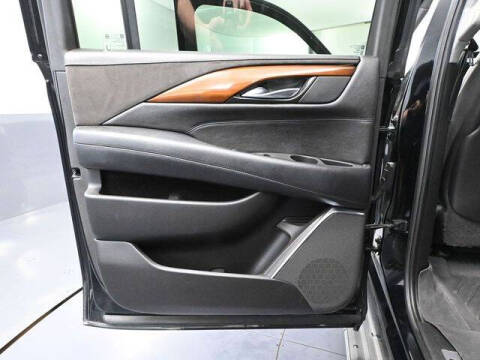 2017 Cadillac Escalade ESV Luxury