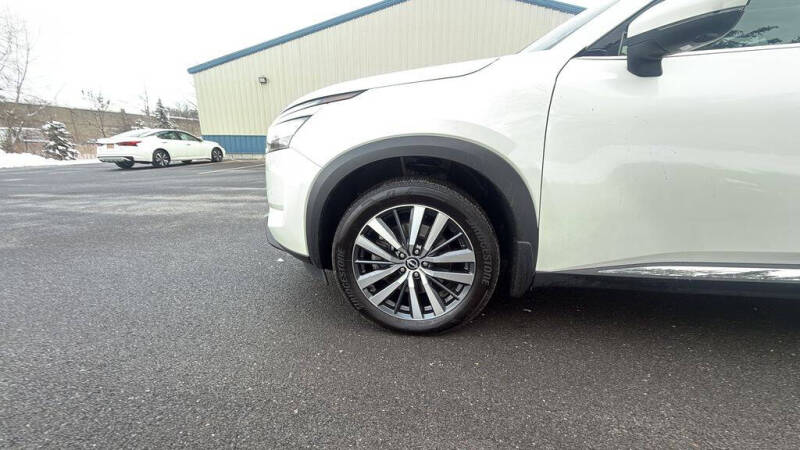 2022 Nissan Pathfinder Platinum