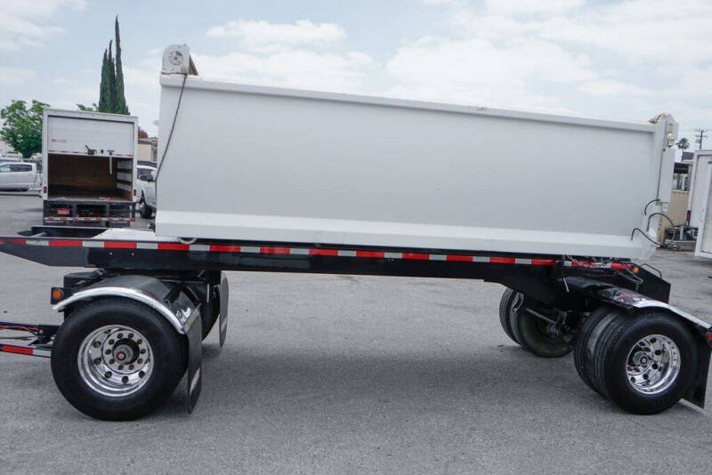 2020 Peterbilt 389