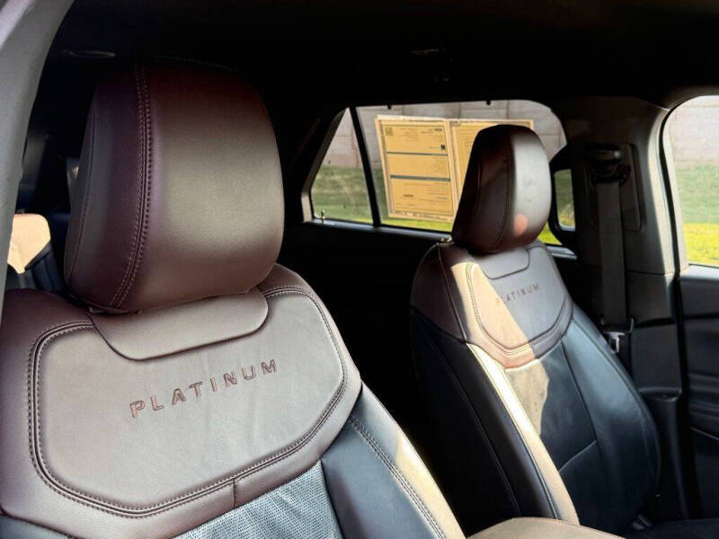 2023 Ford Explorer Platinum