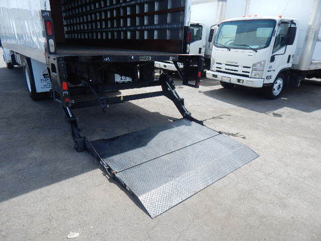 2017 Freightliner M2 106