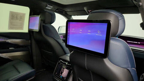 2025 Cadillac Escalade IQ Luxury 2