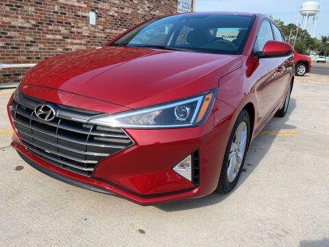 2020 Hyundai Elantra for sale at Tiger Auto Sales in Guymon OK