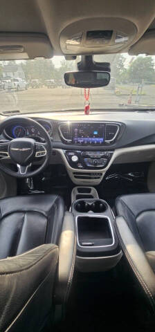 2022 Chrysler Pacifica Touring L