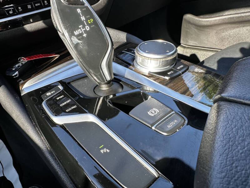 2019 BMW 5 Series 530i