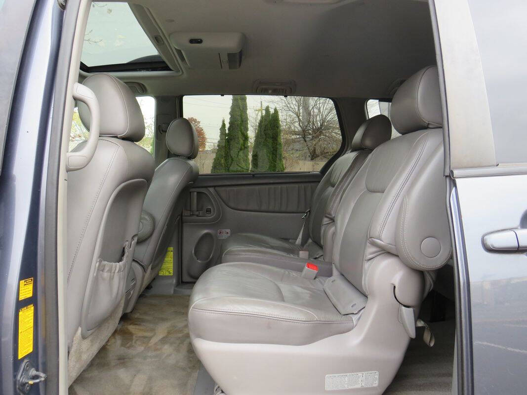 2008 Toyota Sienna for sale at Vrbo Motors in Linden, NJ