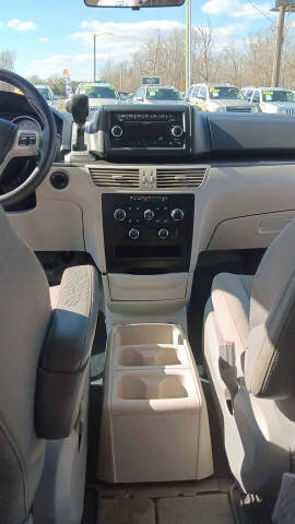 2011 Volkswagen Routan S