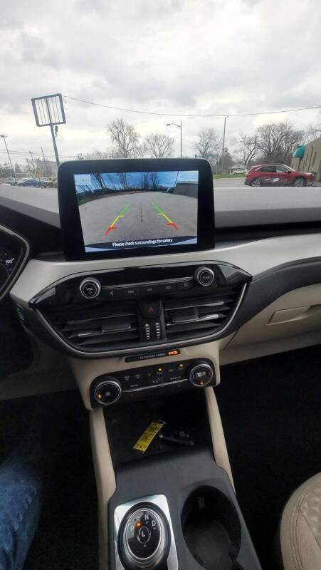 2020 Ford Escape SE