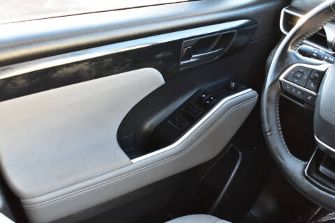 2021 Toyota Highlander LE