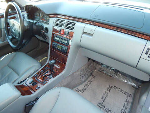 1999 Mercedes-Benz E-Class E 320