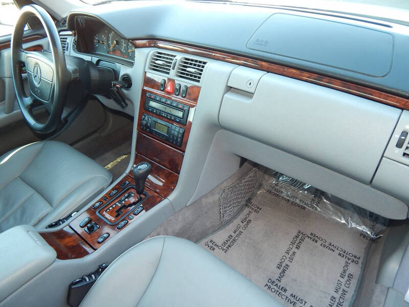 1999 Mercedes-Benz E-Class E 320