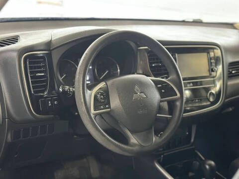 2019 Mitsubishi Outlander ES
