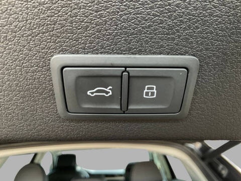 2019 Audi e-tron quattro Premium Plus