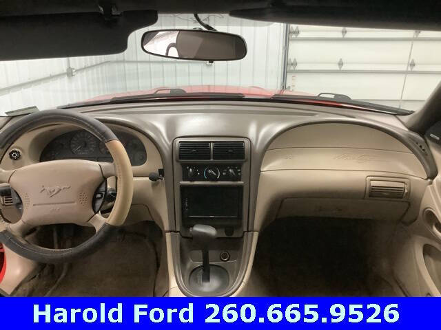 2004 Ford Mustang Deluxe