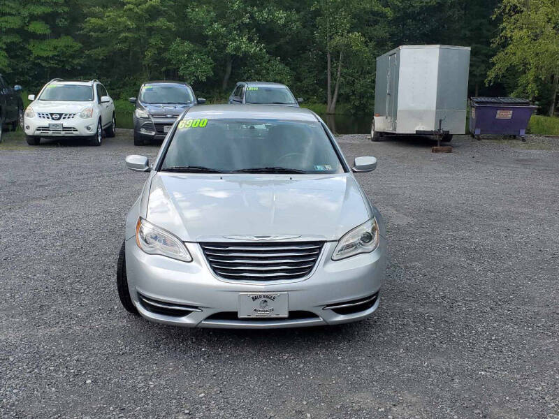 2012 Chrysler 200 Touring photo 4