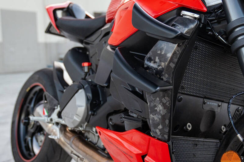 2023 Ducati Streetfighter V2