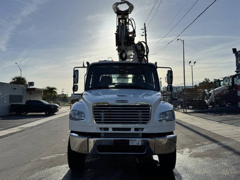 2017 Freightliner M2 106