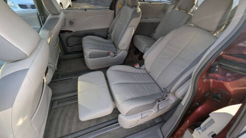2012 Toyota Sienna