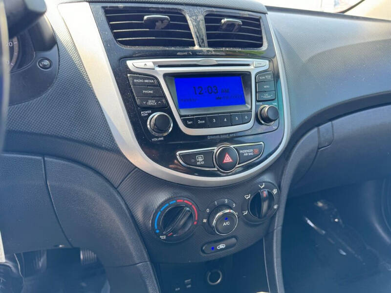 2014 Hyundai Accent SE