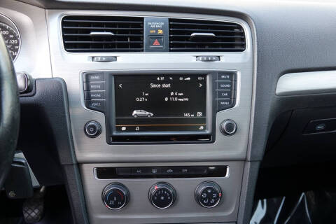 2016 Volkswagen Golf TSI S