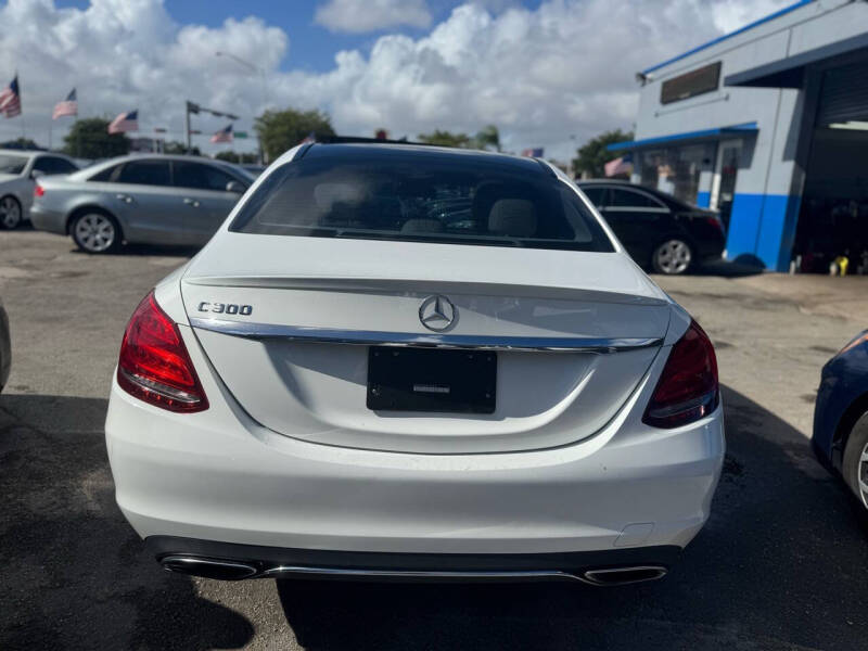 2016 Mercedes-Benz C-Class C300 photo 6