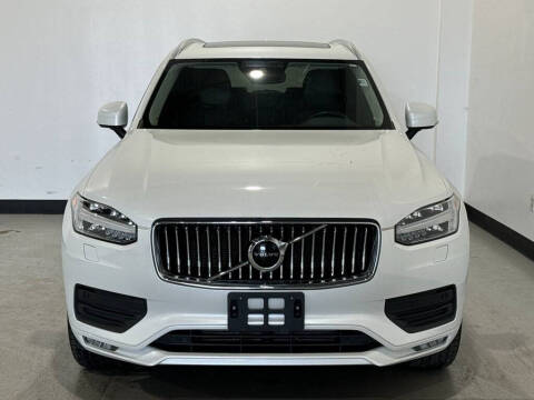 2022 Volvo XC90 T5 Momentum