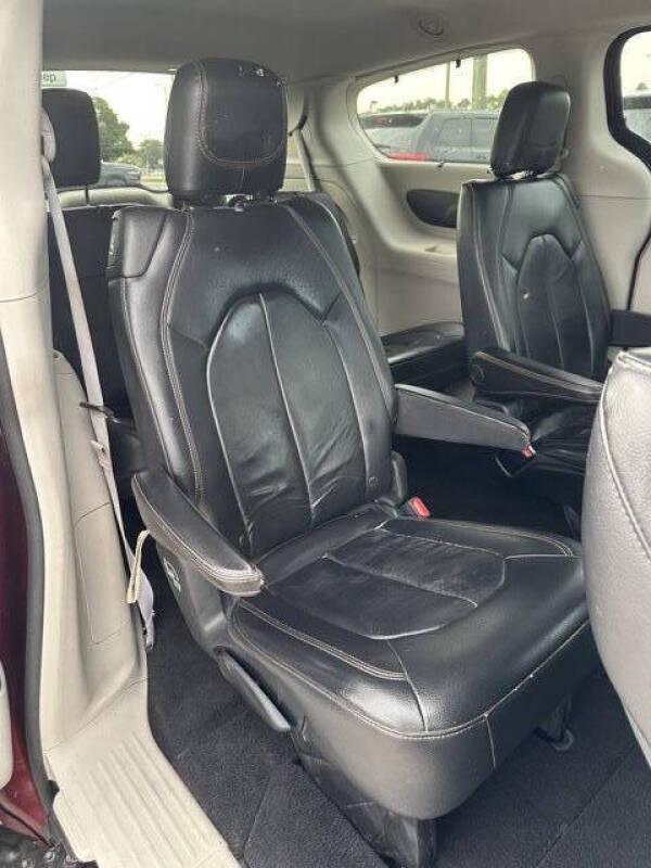 2017 Chrysler Pacifica Touring-L