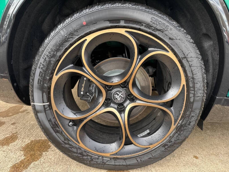 2025 Alfa Romeo Stelvio Intensa