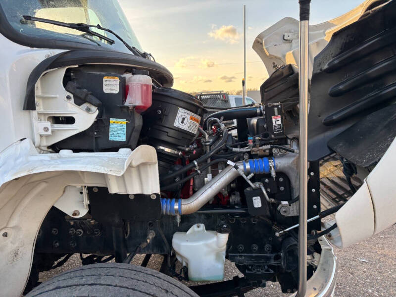 2015 Freightliner M2 106