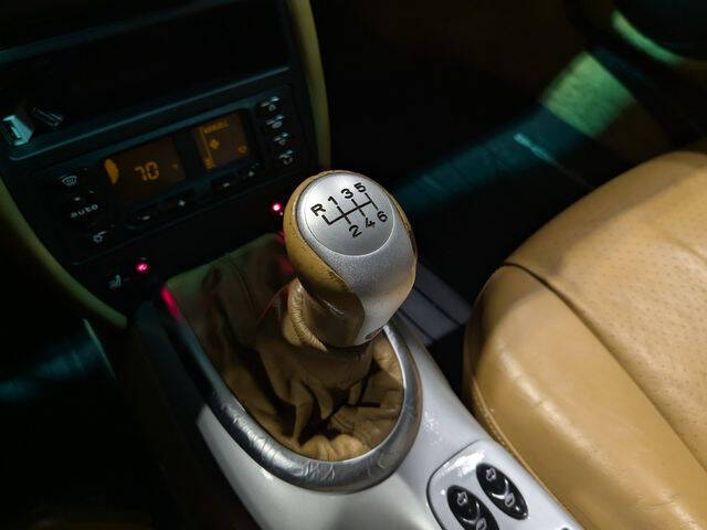 2000 Porsche 911 Carrera 4