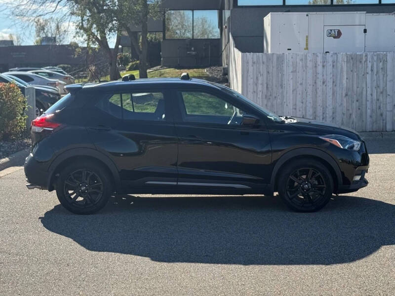 2020 Nissan Kicks SR