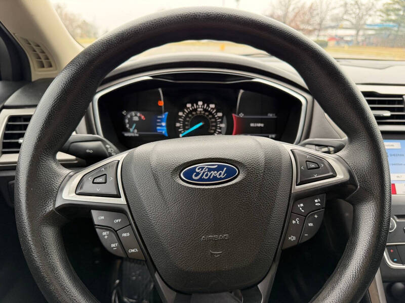 2017 Ford Fusion SE