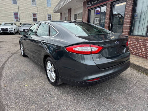 2016 Ford Fusion SE