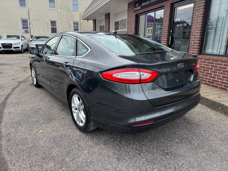2016 Ford Fusion SE
