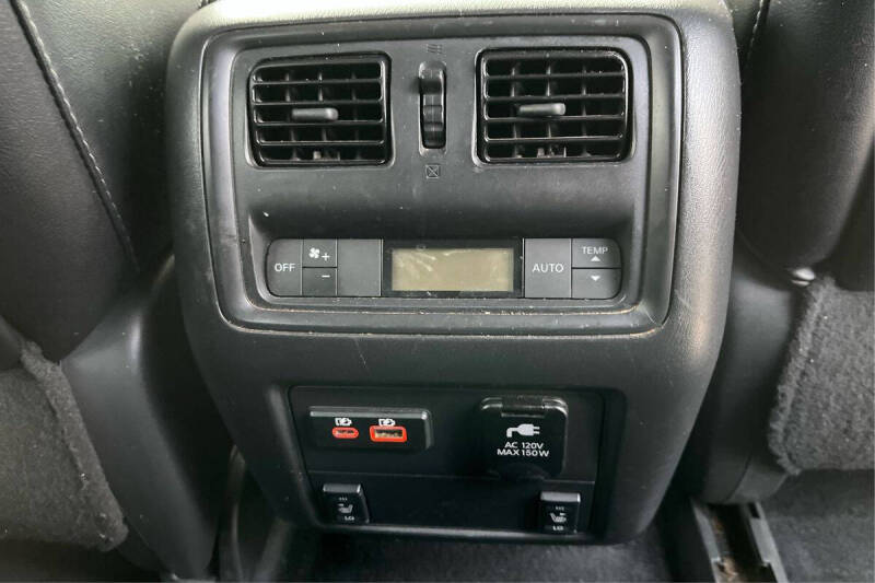 2020 Nissan Pathfinder SL