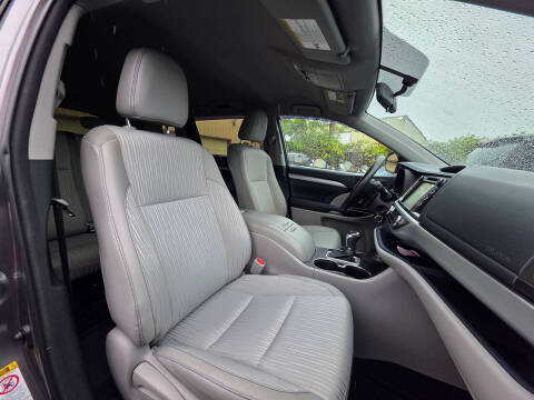 2016 Toyota Highlander LE Plus